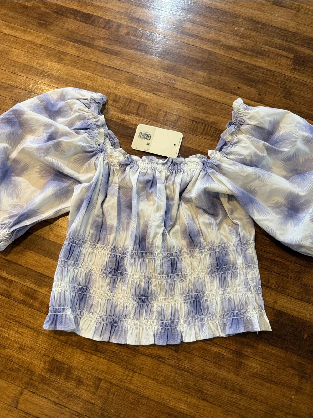 NWT Levi's Women's Tilly Smocked Blouse in Starburst Cool Dusk sz Large (d1) - Picture 4 of 6